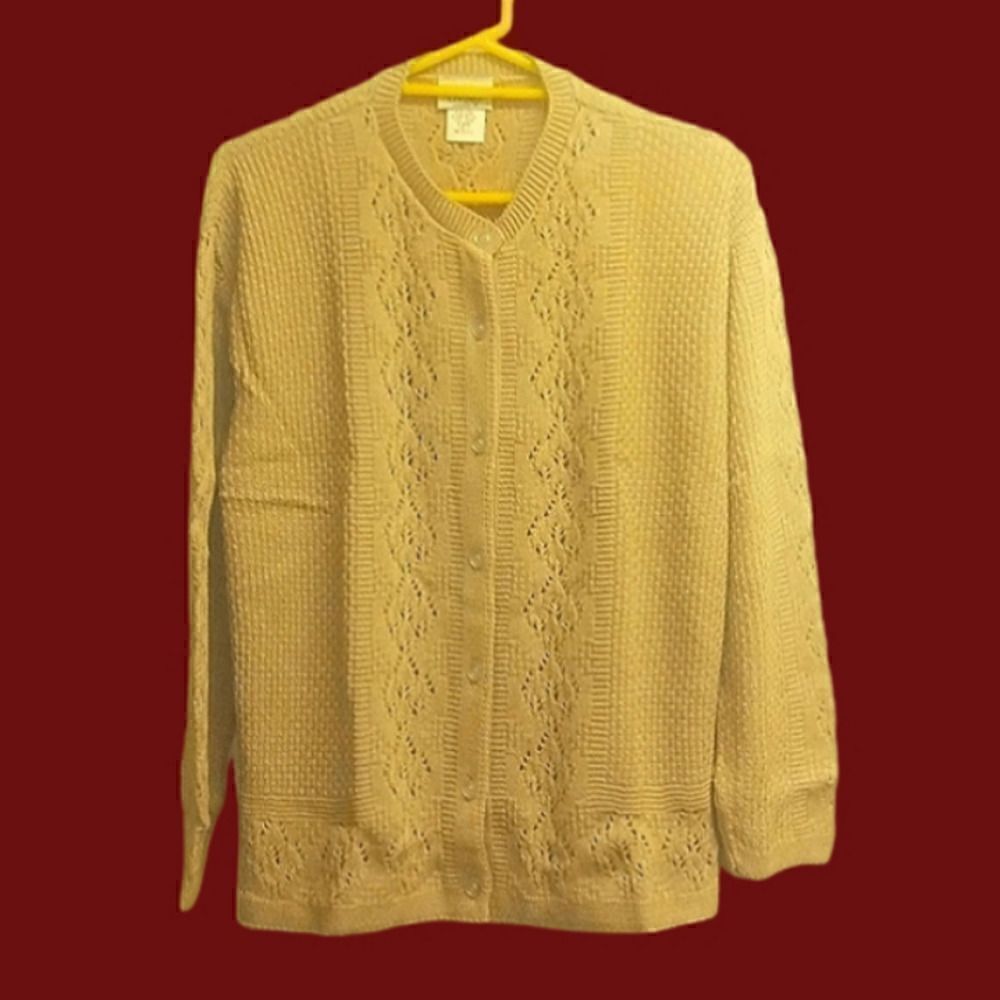 🩷Improved Living size L Women's front button up cardigan